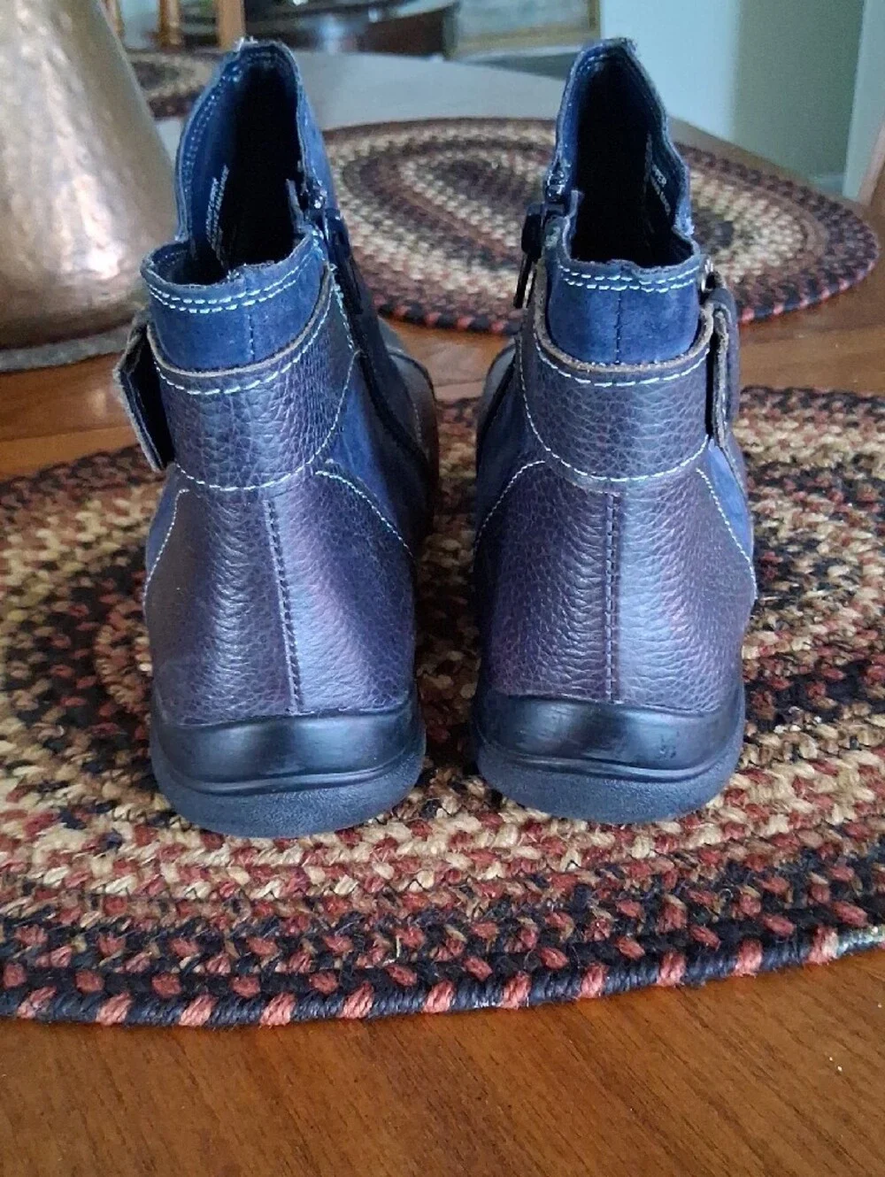 Earth Origins Navy Suede Leather Ankle Boots Sz.8.5